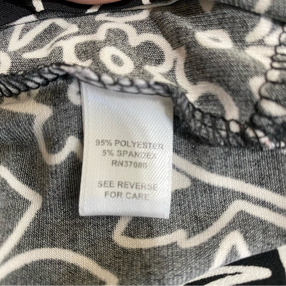 Cato Black & White Floral Twisted Front Low V-Neck Dress - Picture 6 of 7